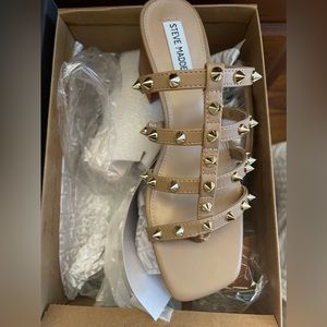 BRAND NEW IN BOX : Steve Madden Intricate Sandal